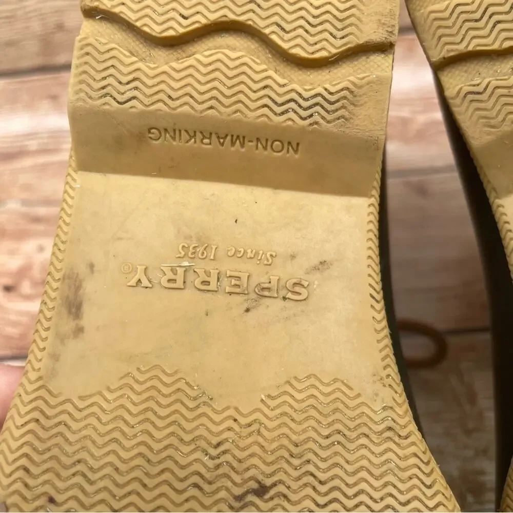 Sperry duck boots size 4M